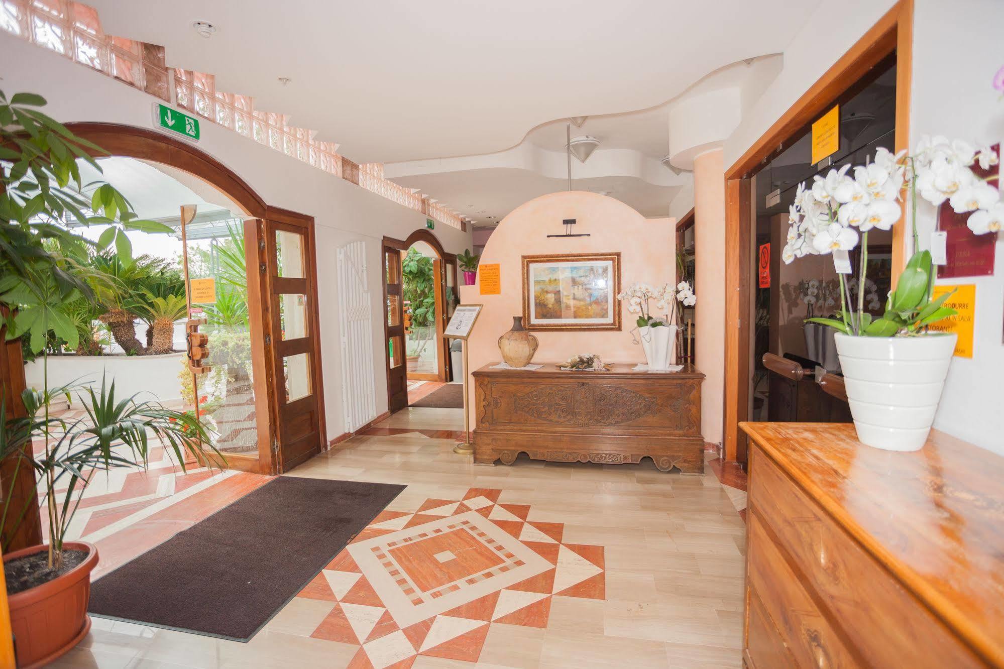 Hotel Baia Santa Barbara رودي غارغانيكو المظهر الخارجي الصورة