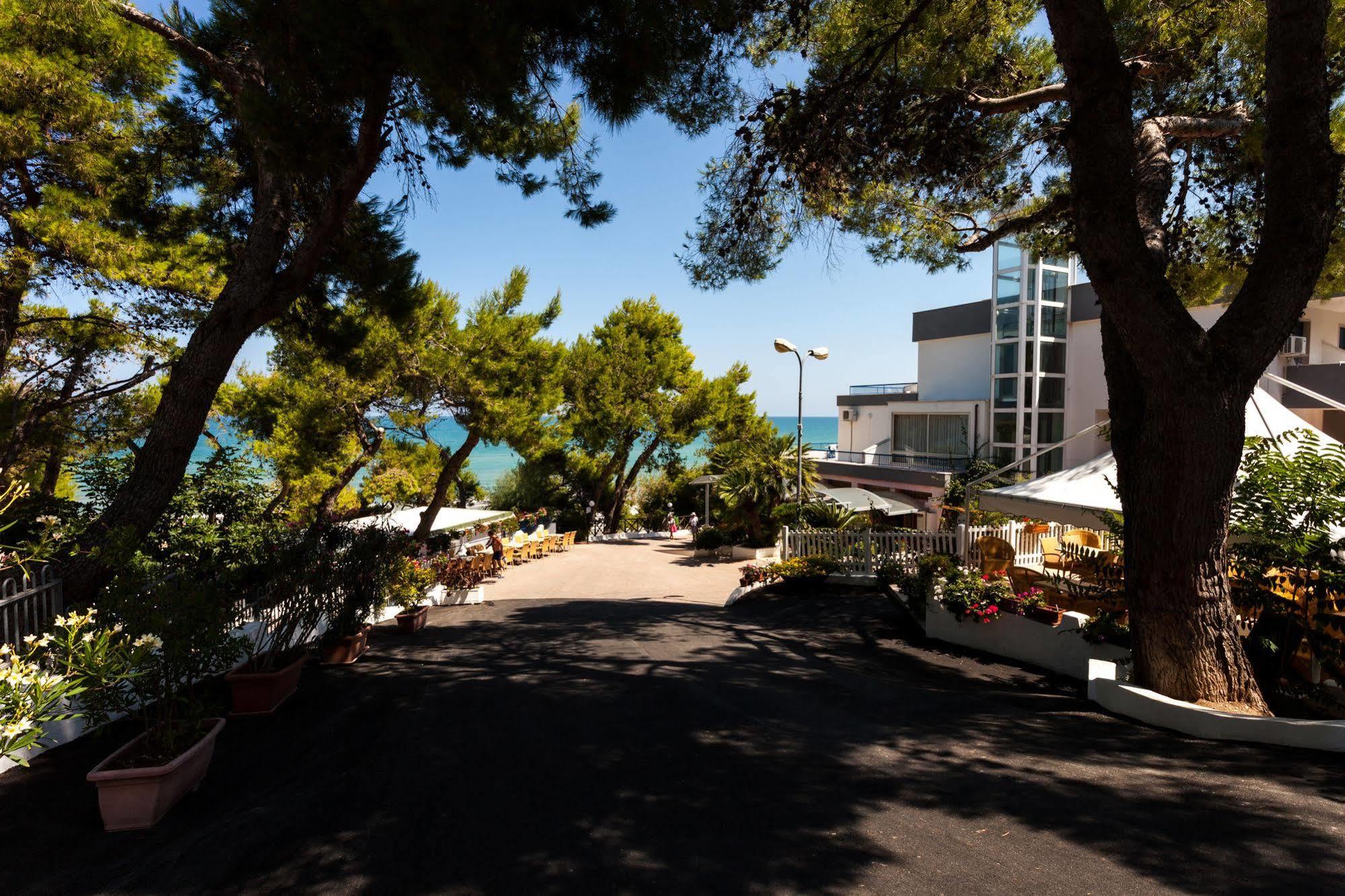Hotel Baia Santa Barbara رودي غارغانيكو المظهر الخارجي الصورة